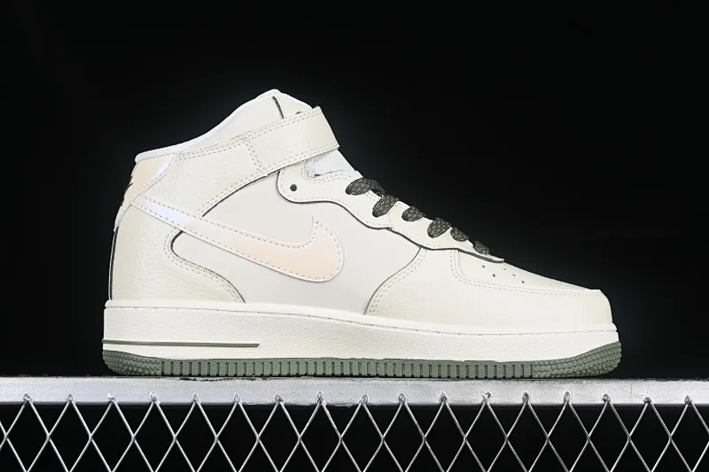 All categories Nk Air Force 1 Air Force series Nk Air Force 1 Mid Air Force mid-top Nk Air Force 1'07 Mid green pearlescent small hook Air Force One mid-top casual sneakers SG2356-805